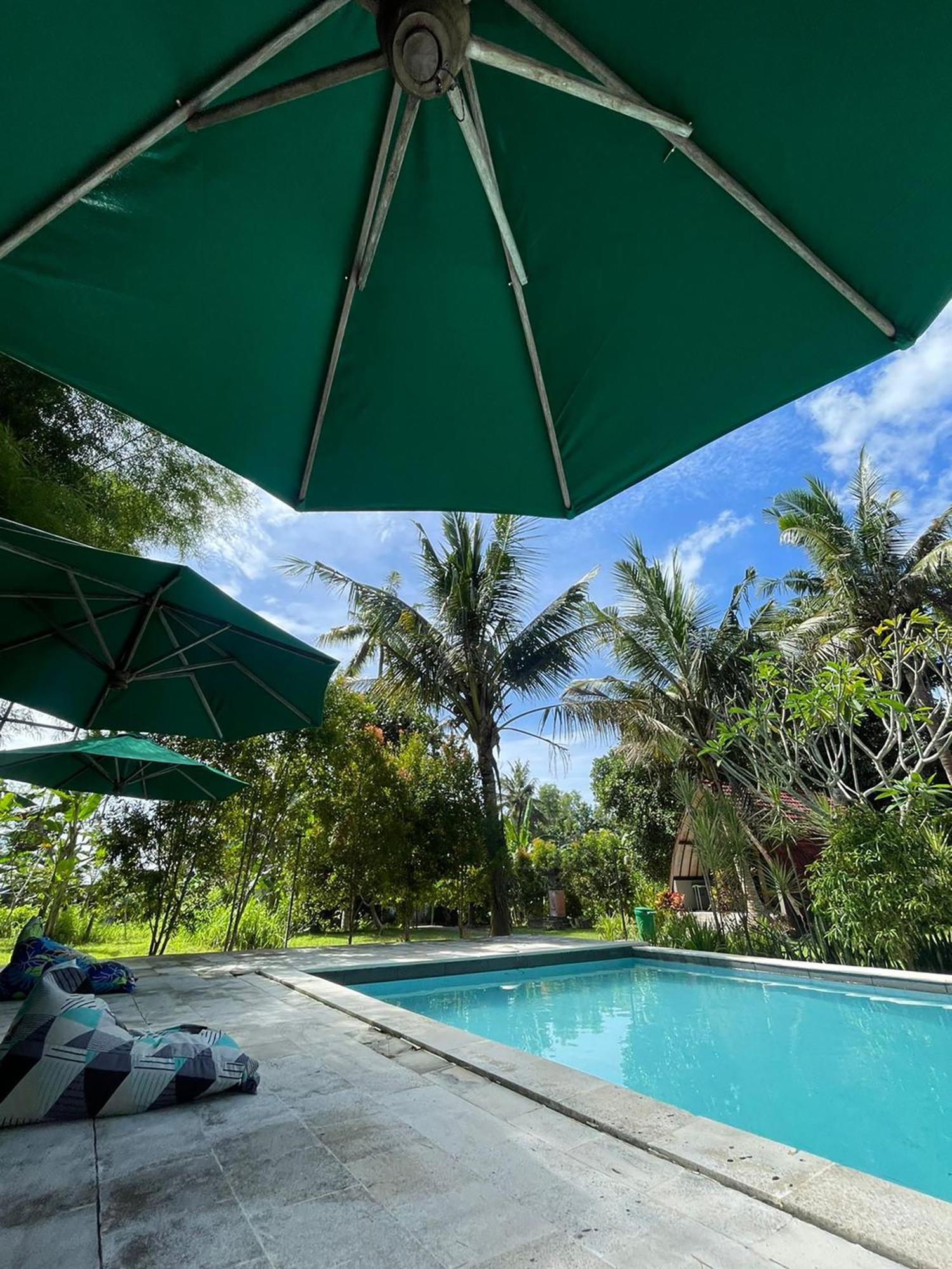 Apit Lawang Villas & Resto Batununggul Exterior photo