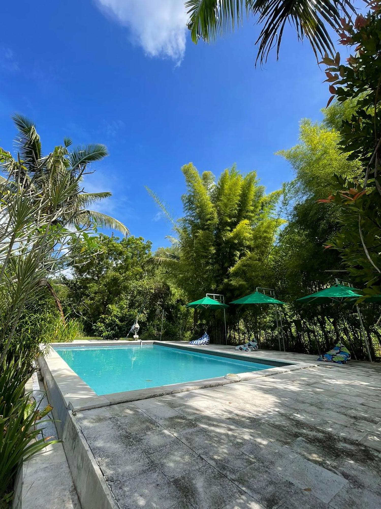 Apit Lawang Villas & Resto Batununggul Exterior photo